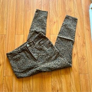 American Eagle • Leopard hi-rise jegging